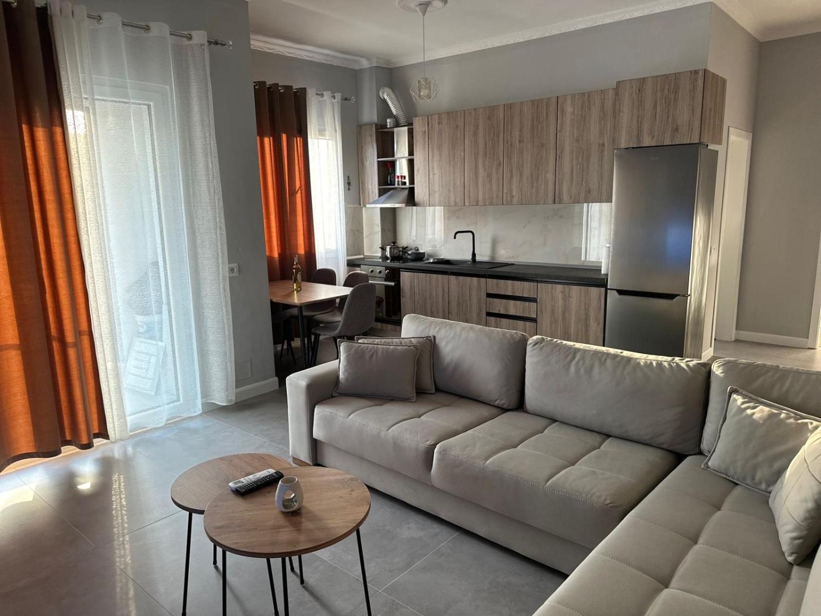 Appartamento Agnesa Apartament Gramsh Esterno foto