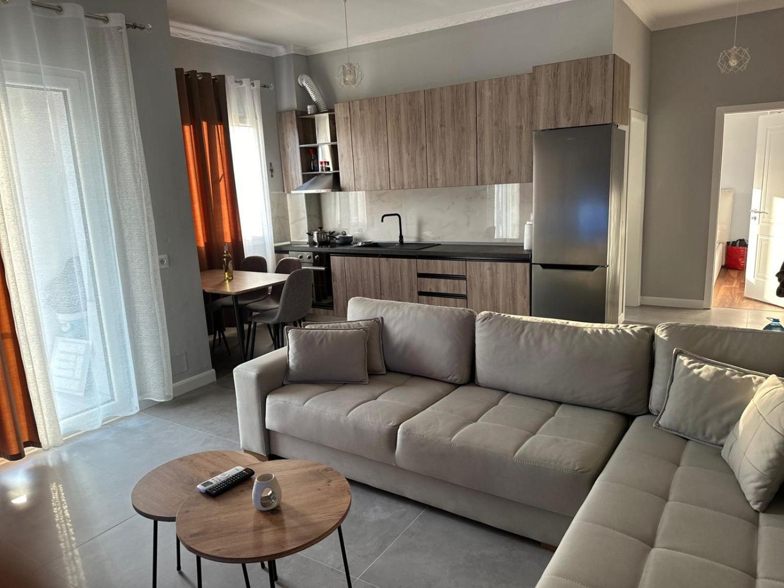 Appartamento Agnesa Apartament Gramsh Esterno foto